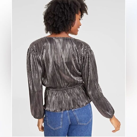 ON 34TH Women's Metallic Plissé Surplice-Neck Peplum M - Picture 3 of 8